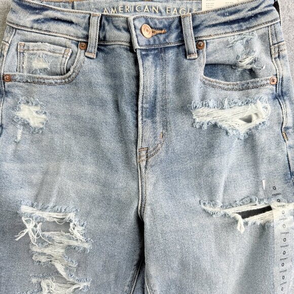 NWT American Eagle Y2K Thrashed Grunge Mom Jeans 0 Short Light Wash - Picture 8 of 16